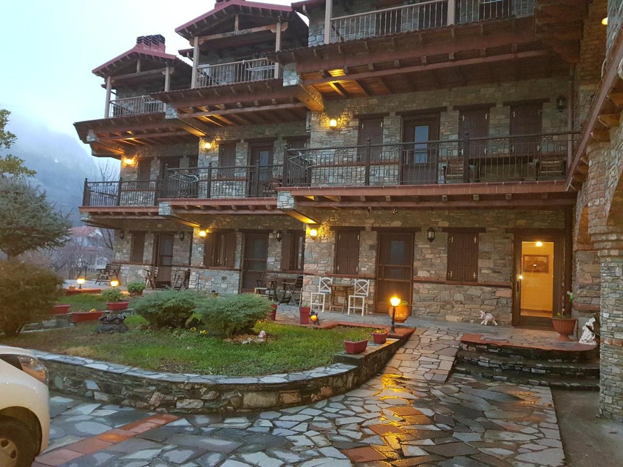Hotel Παραδοσιακο Káto Loutrákion 外观 照片