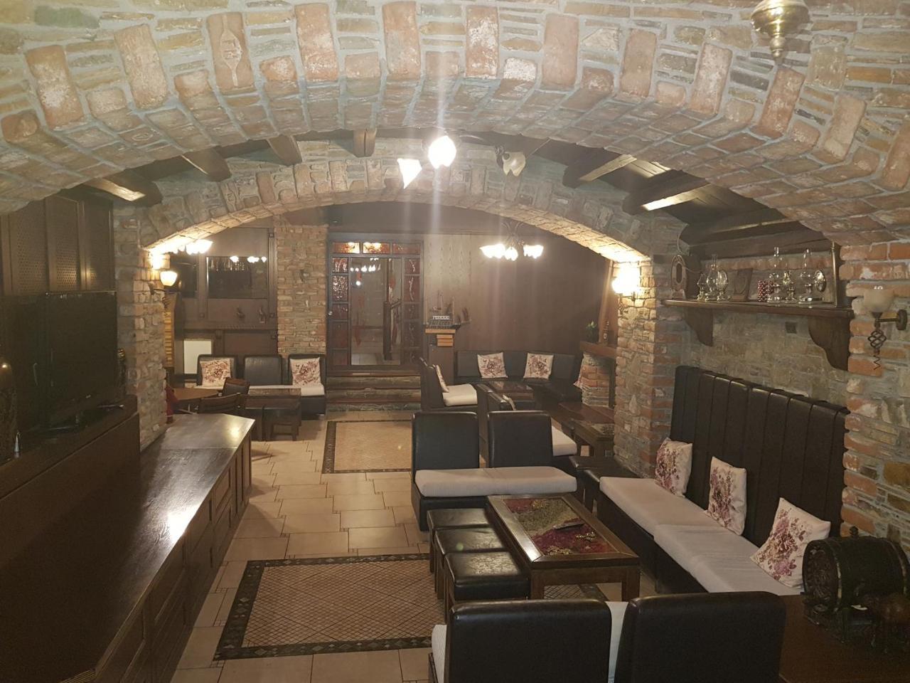 Hotel Παραδοσιακο Káto Loutrákion 外观 照片