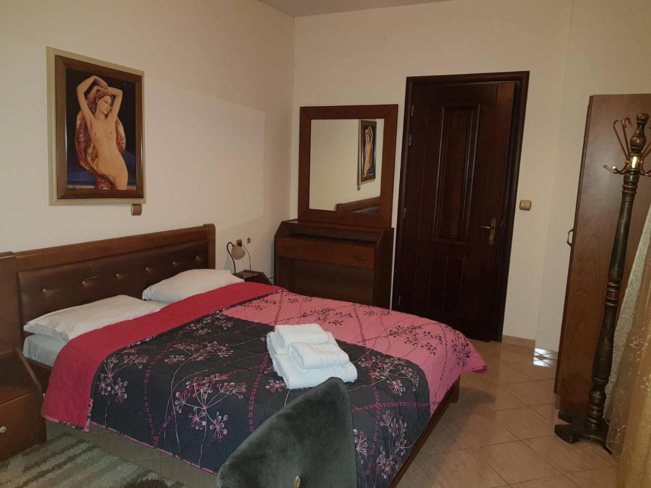 Hotel Παραδοσιακο Káto Loutrákion 外观 照片