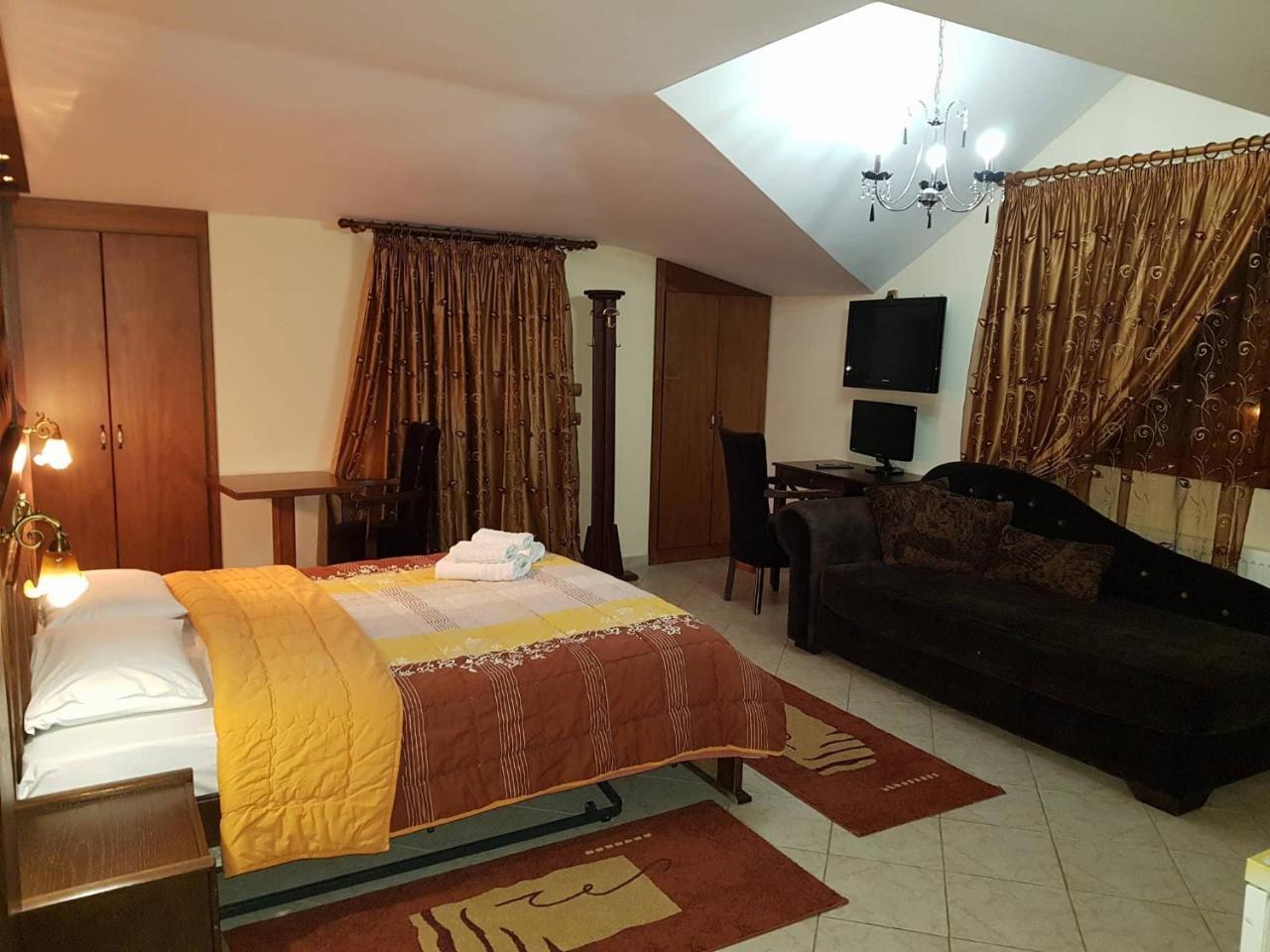 Hotel Παραδοσιακο Káto Loutrákion 外观 照片