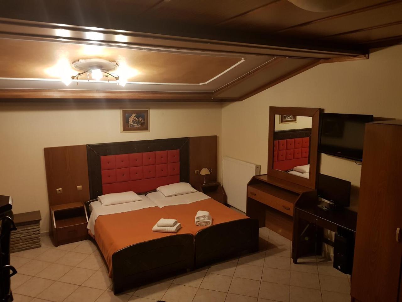 Hotel Παραδοσιακο Káto Loutrákion 外观 照片