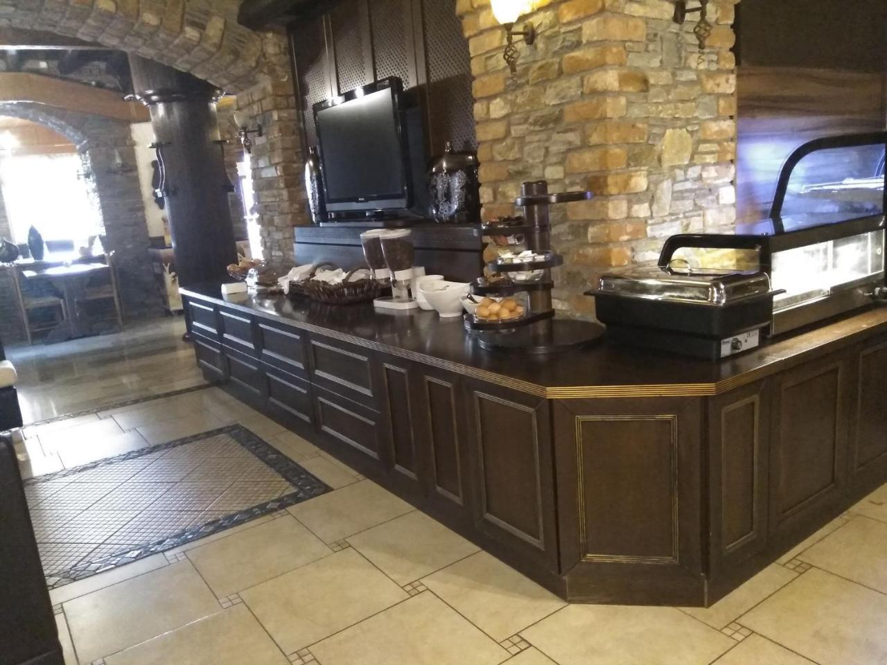 Hotel Παραδοσιακο Káto Loutrákion 外观 照片