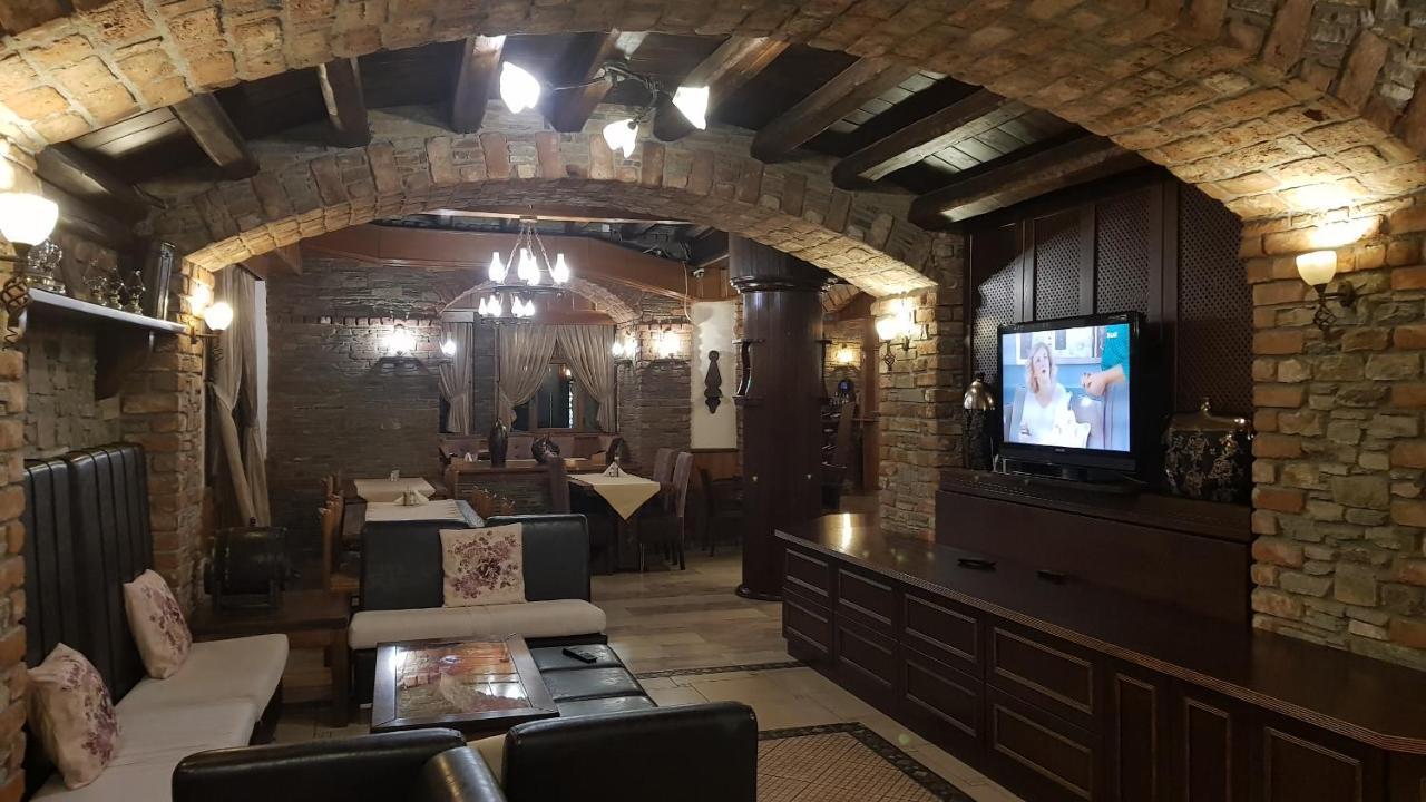 Hotel Παραδοσιακο Káto Loutrákion 外观 照片