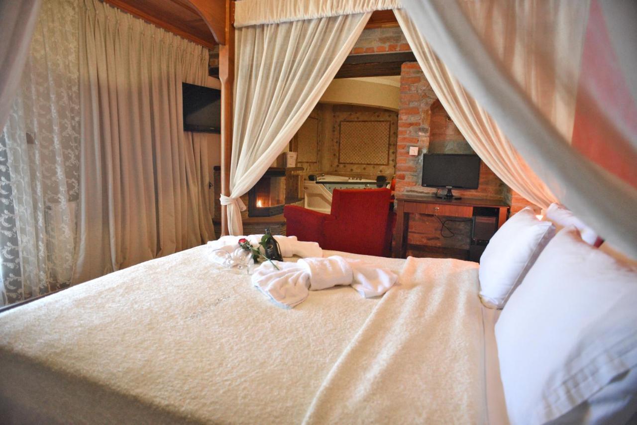 Hotel Παραδοσιακο Káto Loutrákion 外观 照片