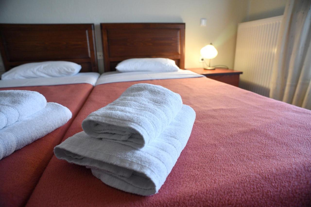 Hotel Παραδοσιακο Káto Loutrákion 外观 照片