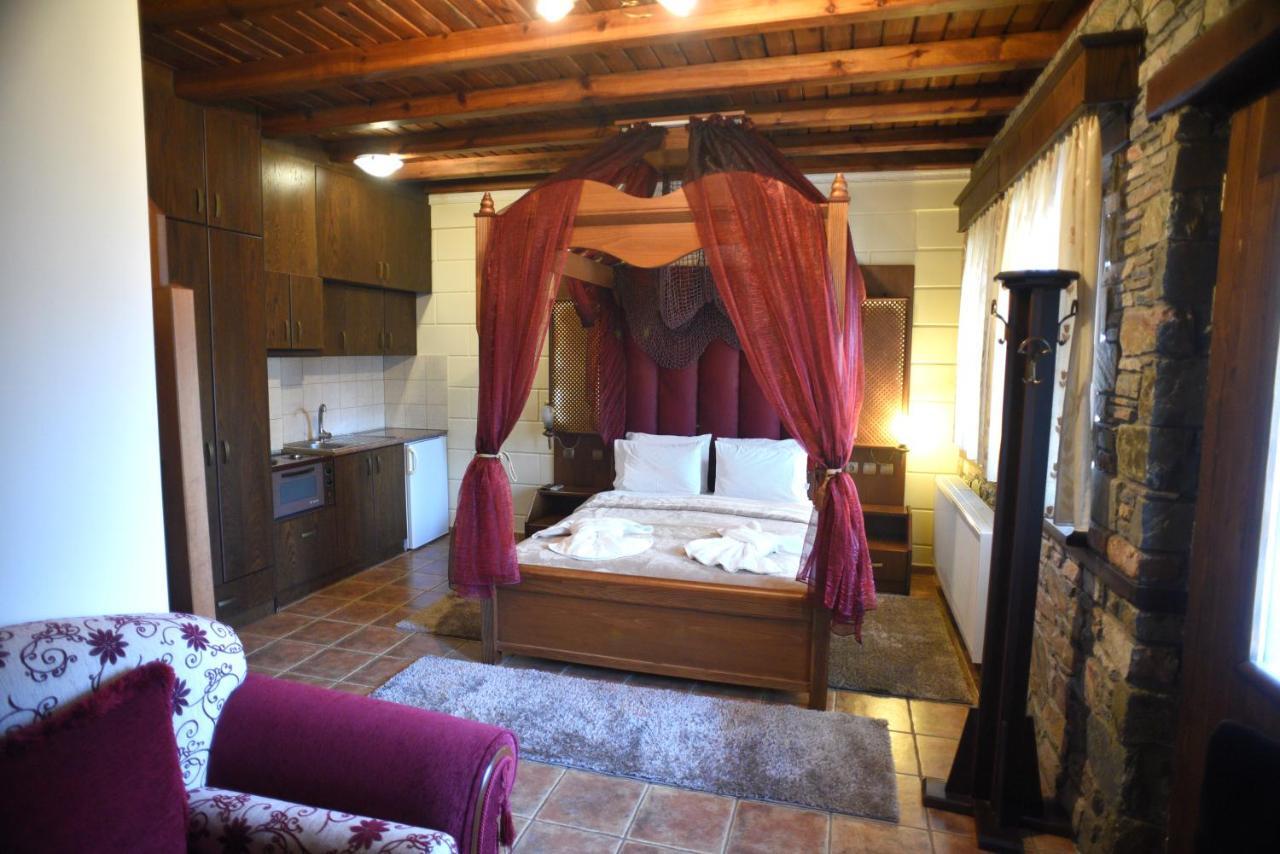 Hotel Παραδοσιακο Káto Loutrákion 外观 照片