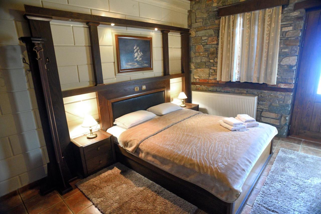 Hotel Παραδοσιακο Káto Loutrákion 外观 照片